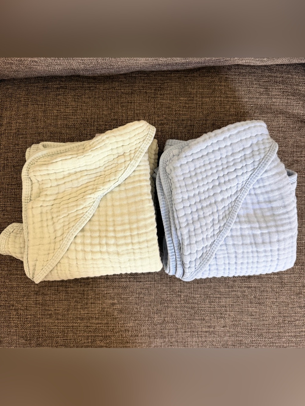 YOOFOOS muslin hooded bath towels- 2 pack